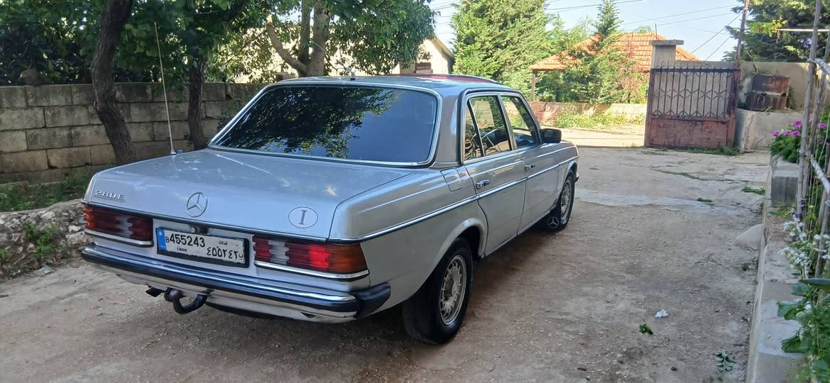 Tel 71082952 لللبيع او التبديل الدوسى عكار 
Mercedess mezout model 81 Msajel 
موتير مازوت الماني ٦ حديث   فيتاس عادي ٥غيارات كسر رجراج  ميكانيك توب جنط الاورجينال دوليب جداد  قطاره  بطارية جديد  داخلية جديد  كلشي شغال فيا مسجلة مدفوع ٢٠٢٦. مع صك بيع موجود بعكار 71082952 قبيات, عكار


**إذا كنت صاحب هذا الإعلان وتريد حذفه لأي سبب، رجاءا أرسل رسالة إلى الدعم الفني**