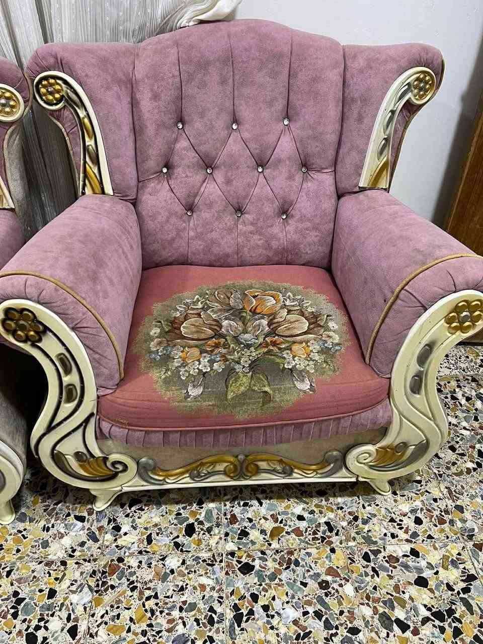 التخمم ب 300 فقط كرسي واحد الاسفنج مالته نازل مو مكسور والباقي نضافته فول 
كرسي الحلاقه 75
جهاز البخاز 75 
المري عدد 3 ب 30 ع 10 الوحده
مكان حي الخضراء


**إذا كنت صاحب هذا الإعلان وتريد حذفه لأي سبب، رجاءا أرسل رسالة إلى الدعم الفني**