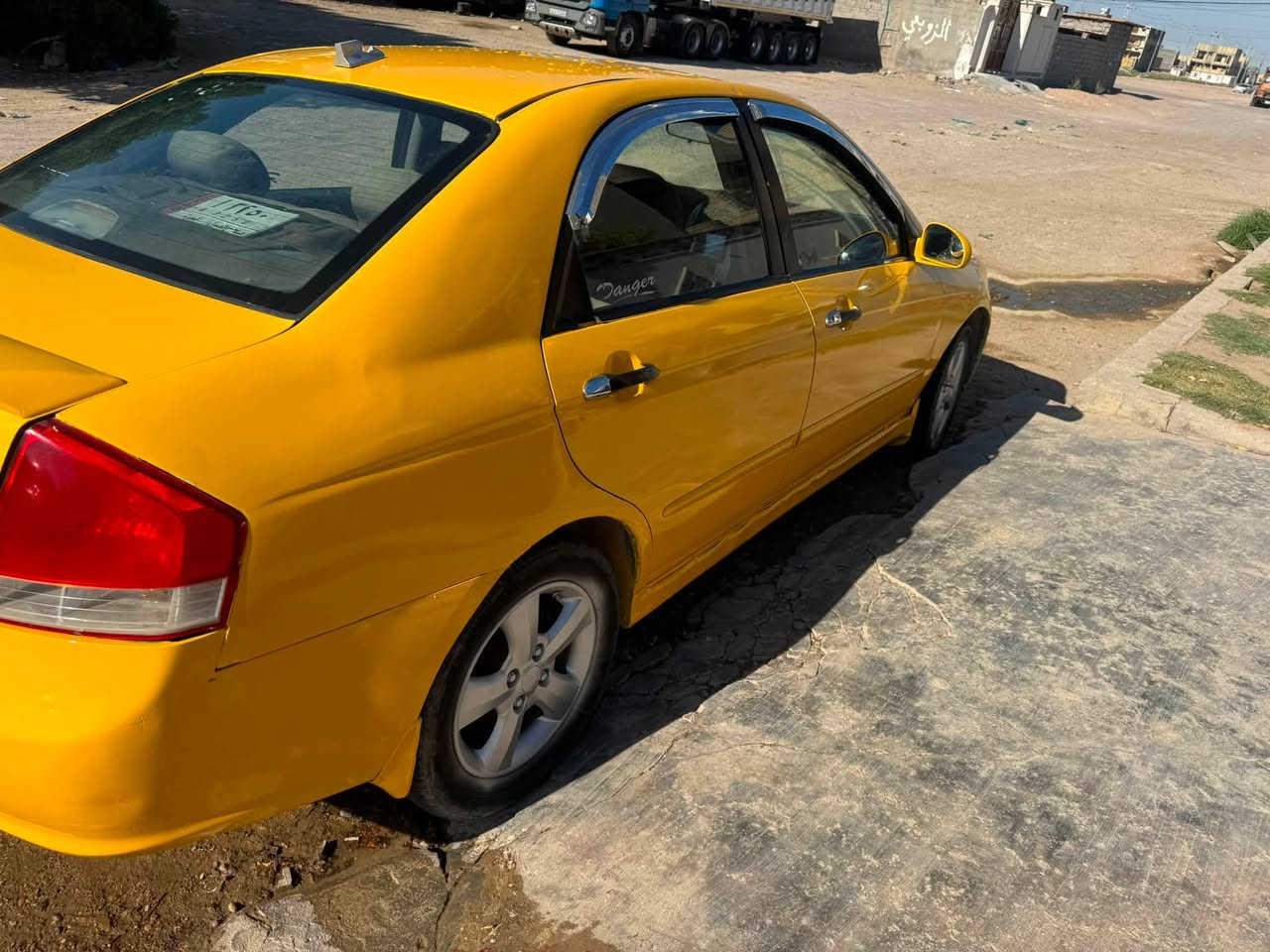 السلام عليكم للبيع كيه سبكترا
سعر63وبيها مجال 
موديل2007
وارد امريكي مكينه2000
سنويه 2027
هيه وغرامات مصفره سياره جاهزه مابيها نقص
السعر 63 حادثها الجاملغ الخلفي خفيف ماواصل الحوض
مكان السياره(صلاح الدين-تكريت)
رقم الهاتف: ‭***********
