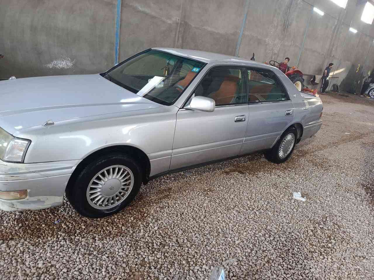 السلام عليكم راس الثور للبيع اكلات موديل 96 رقم دولي مشروع وطني سياره كفاله للقصه ولقد وصبغ باسمي ترهم بيع او مراوس حسب القناعه ولحد يجي خاص اتصال فقط ***********
