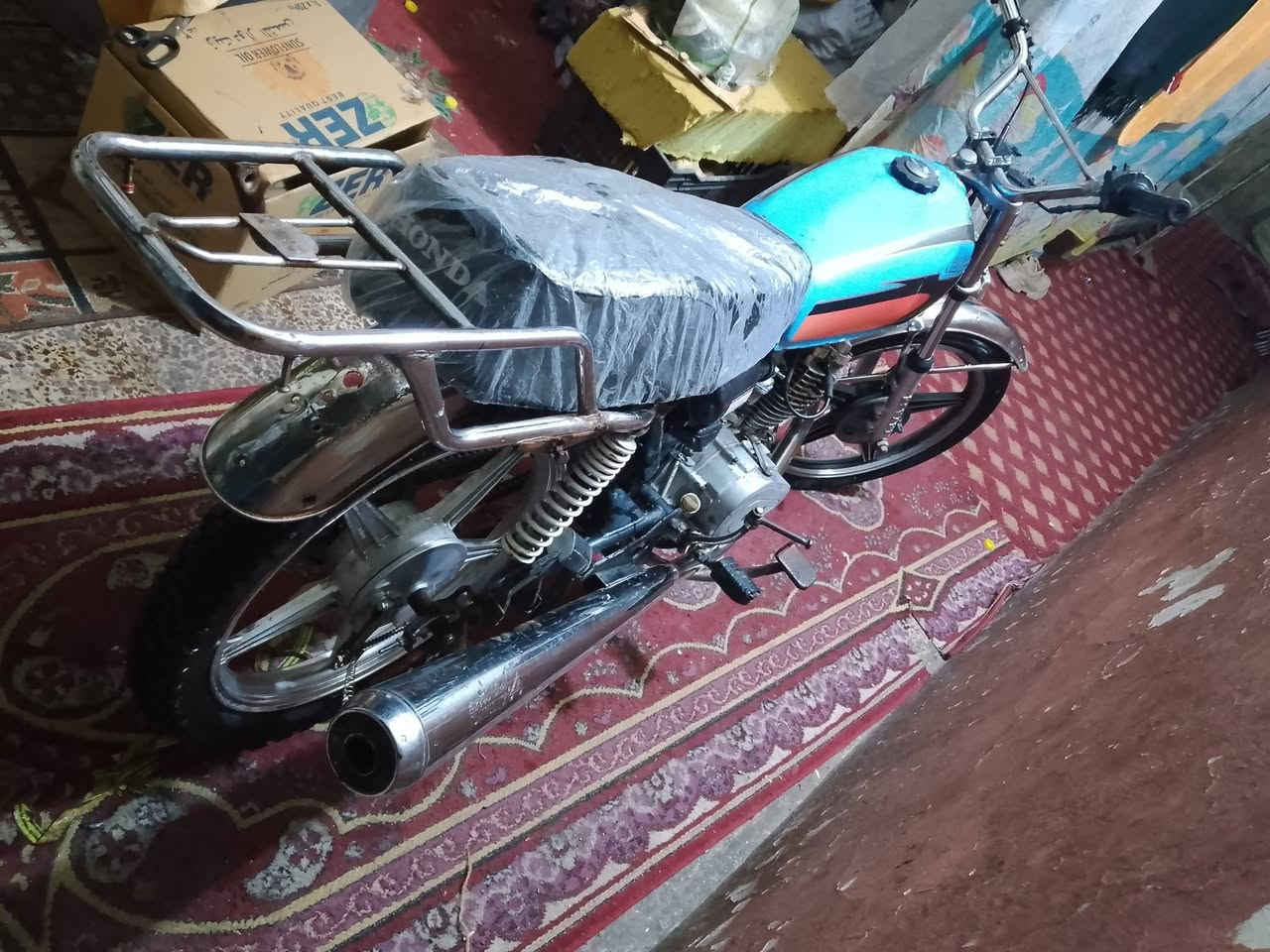 سلام عليكم دراجة سيفان خير من الله المكان مدينة الصدر 250 وبيها مجال ***********
