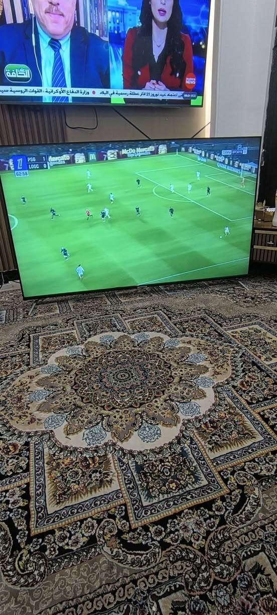 شاشه شينون حجم٦٥ مبدله لدات سعر ٤٠٠ وبيه مجال مكان بغداد اليرموك ه‍ ***********
