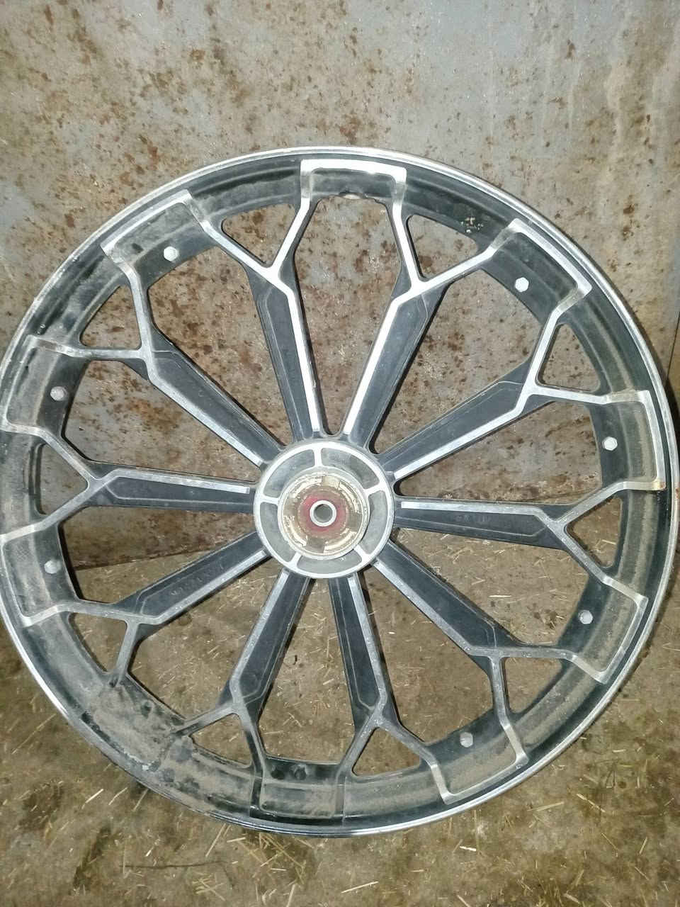 السلام عليكم.  (للبيع)
ويل امامي مال دراجه هوشا 
بلادي مال  شركه #السعرـــــ40
 للأستفسار ***********
