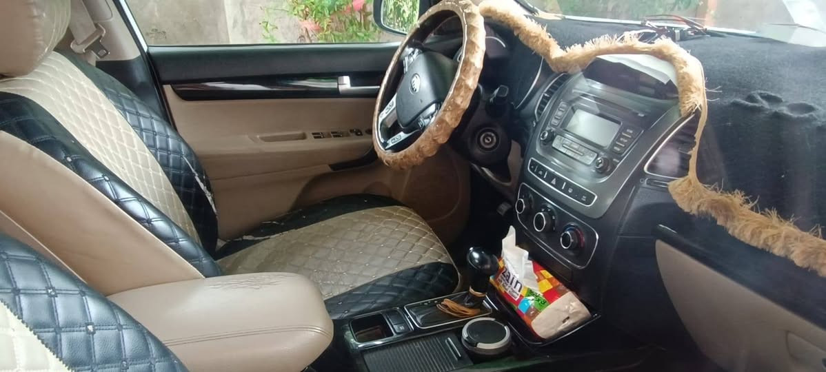 سورنتو 14 خليجي للبيع مكفول محرك 2400تدفئه تبريد للاتصال ***********
