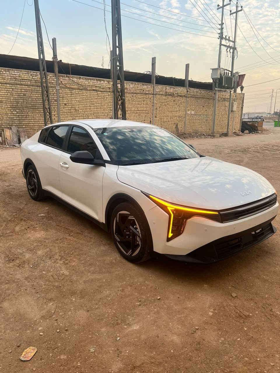 السلام عليكم 
K4 2025
مواصفات Ex مو عاديه 
شاحن لاسلكلي ورادرات جانبيه وباقي المواصفات المعروفه
حادثها تبديل بنيد فقط 
السعر 162 ورقه وبيها مجال بسيط لليشتري
مكان السياره كربلاء
***********
