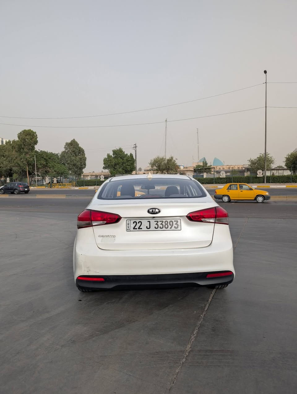 سيراتو 17 مكفول
مابيهة حادث فقط دحجات بسيطة بالبيان عكس السايق وبعض الملاحظات

 مثل ما موضح بالصور كير محرك مكفول بلادي ماشية 150 رقم اربيل الدولي سيارة كلش نشطة و نظيفة 

اشارات بالمري

حساس اطارات

Abs

شاشة 

مانع تزحلق

السعر 128

***********
مكاني بغداد
