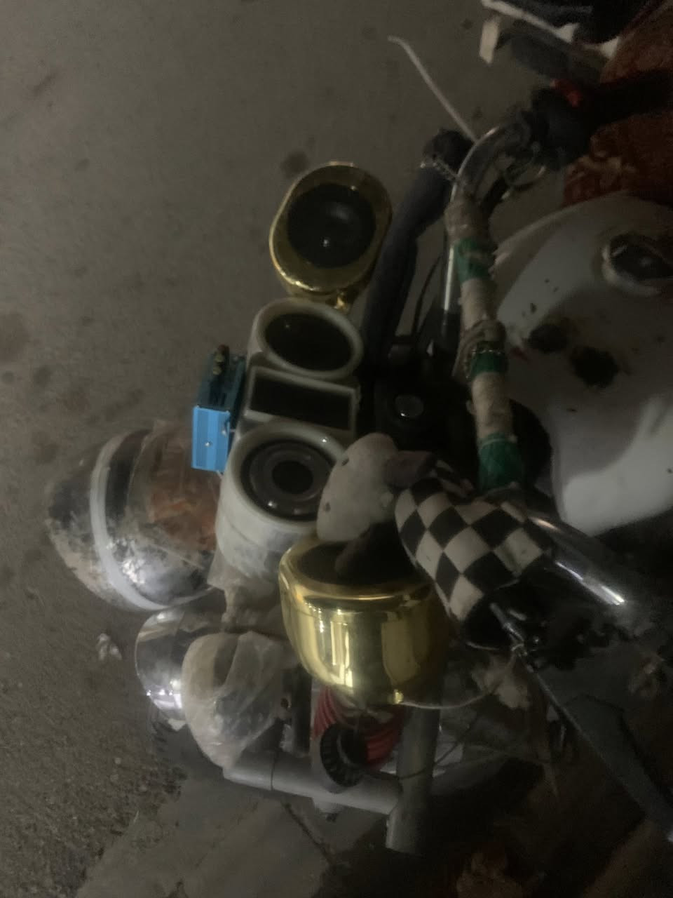 السلام عليكم ورحمة الله وبركاته
ستوتة للبيع موديل ٢٠١٧ محرك ٢٠٢٤ دشبول إلكتروني كل عيب مابيه ماطور فول نشاط خير من الله مكان كركوك شورجة السعر ٩٠٠ وبيه مجال للشراي 
مامتواجد عل فيس 
وهذا رقمي 
***********
