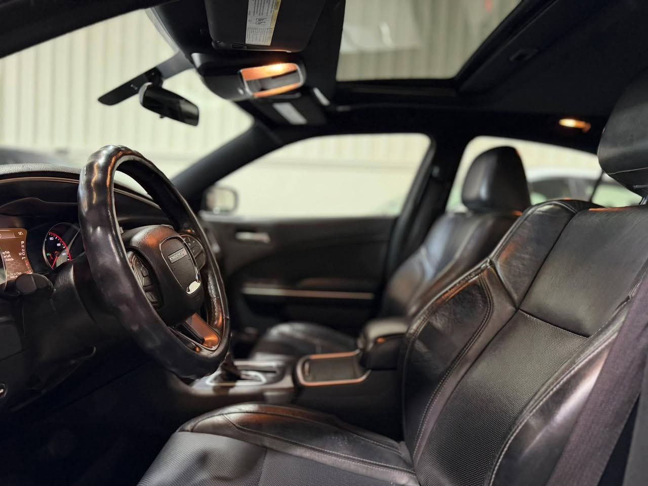 * دوج جارجر   sxt plus * 
* موديل 2020 
* محرك 3600 🚀 شرط مامفتوح 
* لون. نفطي 
* رقم سليمانية هزة وفحص جديد 
* بي بطاقة بنزين 
* مواصفات 
* بصمة 
* سلايت
* شاشة كبيرة 
* كشن جلد + تبريد تدفئة + خزن 
* تبريد قطعتين 
* استيرن تدفئة 
* حساس خلفي 
* ماشي 70 الف ميل 
* الضرر ربع بونيد + باب سكن صبغ 
للاستفسار 
***********
مكانة كركوك
