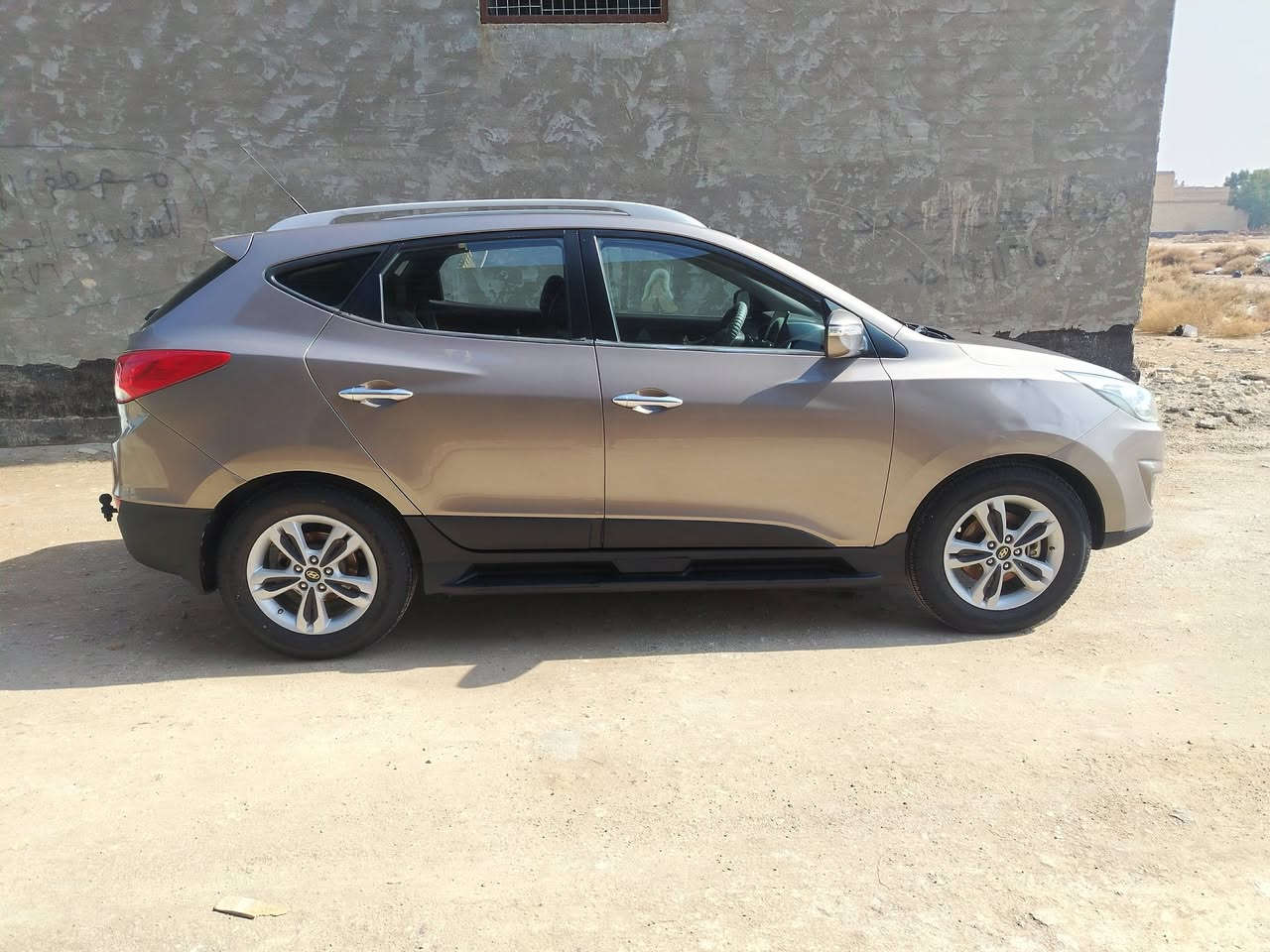 سلام عليكم هونداي توسان موديل ٢٠١٠ رقم بغداد تحويل مباشر سياره فول الفول مابيه نقص برغي
بيه صبغ باب خلفي وجاملغ خلفي كلير باب قبق جنطه ونص باب امامي كلير أيضا تعرفون لونه يجرد تخم تاير باتري من تاير مول مكانه فلوجه ***********
