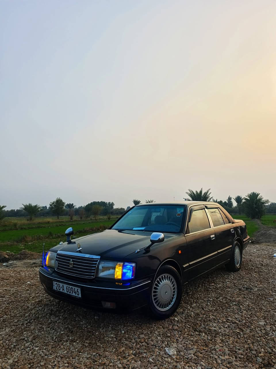 سلام عليكم راس ثور تكم لون أسود 
مديل 2000
خمس دكم 
كهربايات كله شغاله 
مكينه كير مكفولات 
بيه ضربه بل جاملخ الخلفي مو قويه بس جاملغ بجهة سايق مضرر شويه سيارة حلوه شاصي 55فحل 
بأسمي مداور ثاني يوم تبريد عاطل تبريد قطعتين مكاني ديوانية شنافيه سعر105وبيهه مجال قليل حك جيه         
                    ‏‪***********‬‏
