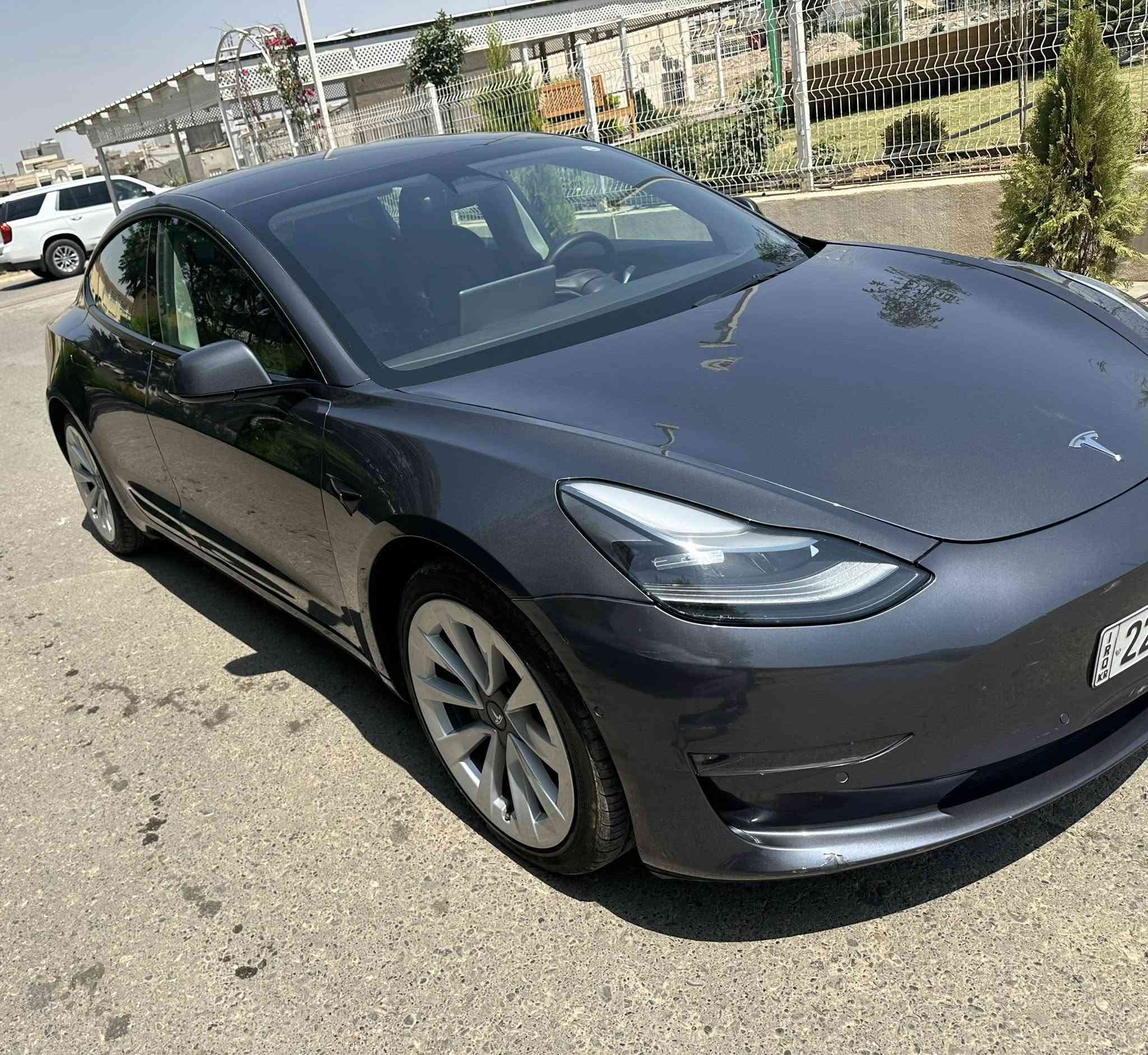 السلام عليكم للبيع
تسلا 3 موديل 2022
لون رصاصي
ماشية 35 ألف mi
السيارة رقم أربيل 
مكان السياره  أربيل
السعر  15500$
للتواصل 
***********
***********
السياره حادثه الجاملغ الامامي اليسار معدل نفسه بارد  +البنيد معدل نفسه بدون صبغ / صور الحادث ورقم الشاصي موجوده  مع الصور 
الايرباك السايرن طاق مرجعه بي طلقه
مواصفاتها: 
-مقاعد جلد اسود
-سقف بنرامي كامل 
-كامرات جانبيه تفاعليه مع الاشاره
-رادار تفاعلي يضهر لك السيارات ع الشاشه 
-جنطه كهرباء 
وبعد موجوده عده مواصفات مامذكوره
