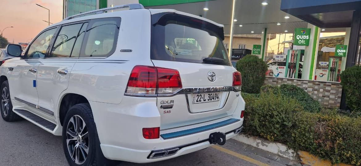 لاندكروز 2020 ساز
فول مواصفات 
محرك v8
كشنين كهرباء 
جلد
شاشات 
دشبول ختم ساز 
ماشيه 73الف حقيقي 
سياره جديدة وضع شركة 
رقم سنويه كله جديد 
مكانها كركوك ***********
