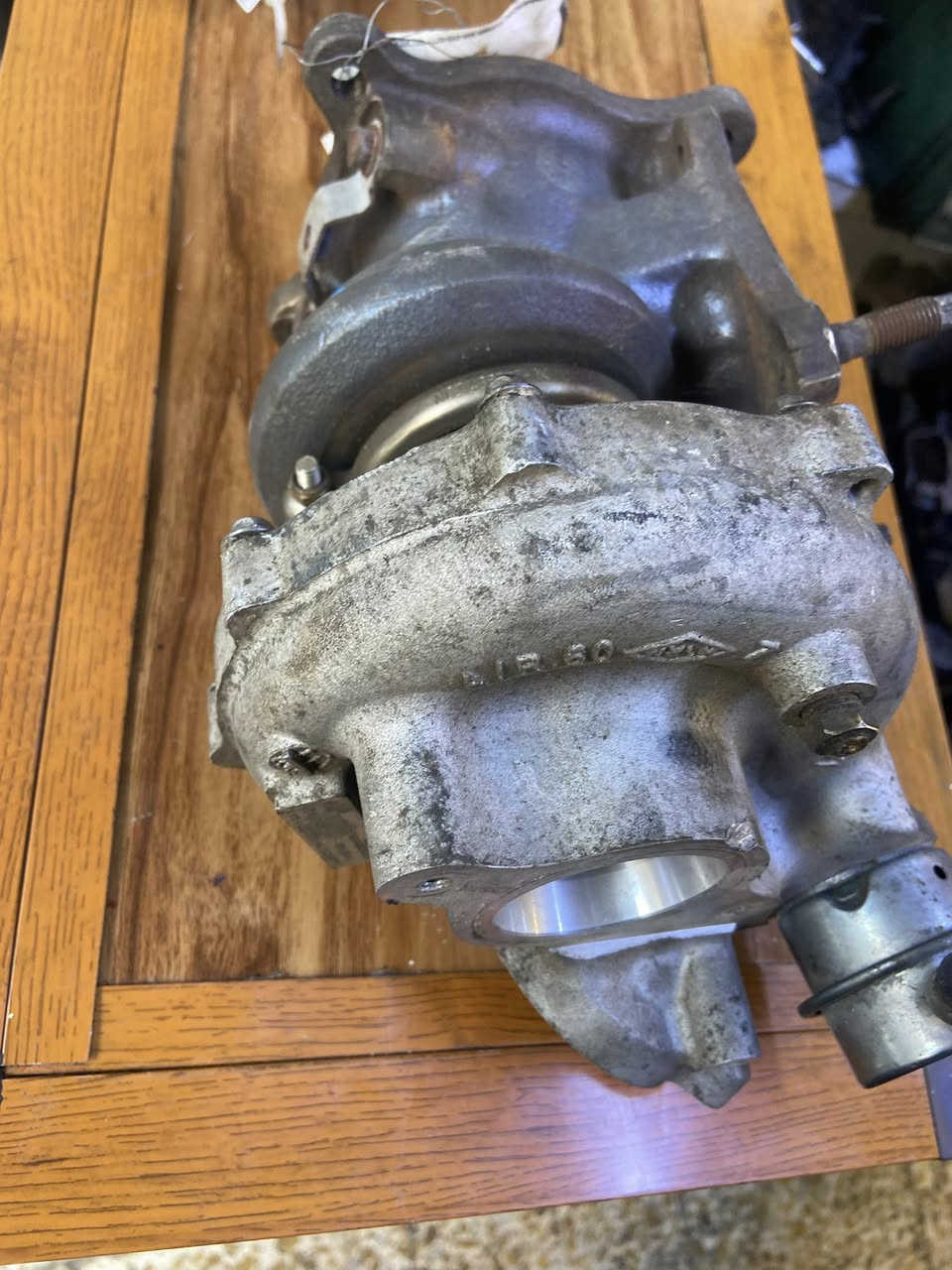 السلام عليكم توفر
تيربو WRX 
من 2017 الى 2022
للاستفسار ***********
العنوان بغداد قصر الابيض 📍
