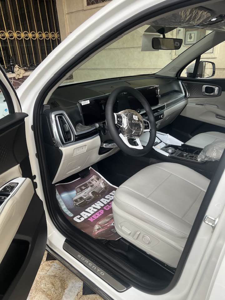 السلام عليكم سورنتو للبيع موديل ٢٠٢٥ سياره جديده ماشيه ١٤الف حقيقي السياره مكفوله من دعاميه للدعاميه من جلغ صبغ الرصعه مواصفات سياره حساسات امامي خلفي برونراما صندوق كهرباء كشتات جلد ويل٢٠ كشنات خلفي كهرباء سعر سياره ٣شدات قفل رقم هاتف *********** سياره مكانها زعفرانيه أربع شوارع
