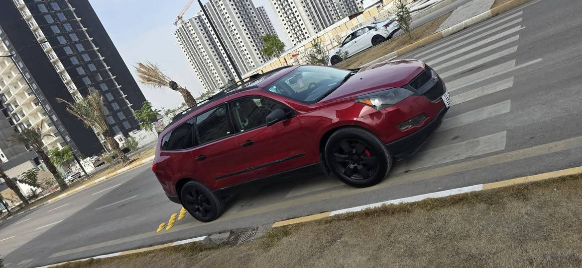 للبيع او المراوس باقل شوفرليت ترافرس ٢٠١٢ وارد امريكي فول مواصفات كشنات vipمنفصل ٣قطع تبريد سلايد قطعتين مكينة جديد شادة قبل شهر صدر جديد تخم تاير جديد باتري جديد داخلها جديد السيارة كلها ادامه مسويلها مناقصها بس غاز تبريد لان طار من بدلت المحرك سنوية لل٣٠ هزة جديدة وجامه جديدة ٧راكب بيها بنيد وجاملغ وباب سايق صبغ والباب الخلفي هم نصبغ مكانها بغداد العامرية سعرها 97 ورقة وبيها مجال بسيط للاستفسار ***********
