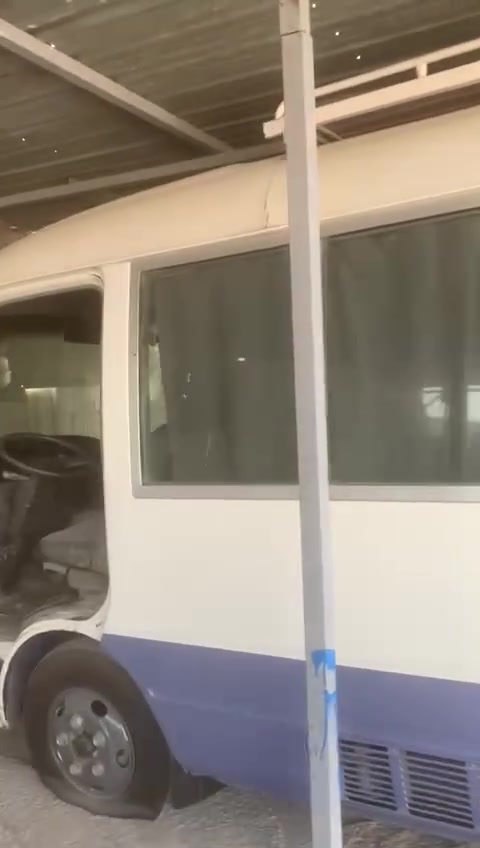 السلام عليكم كوستر للبيع فقط موديل ٢٠٠٧ كفاله عامه من كص وحدث ومصفره من هيه وغرامات وكير ومحرك واكسل مكفولات وتبريد خير من الله السياره بسمي وتحويل ثاني يوم السياره جازه من كلشي تايرات جدد وكشنات جدد مكاني بغداد السعر ٢٢٥$ وبيه مجال والشراي يدلل وهذا رقمي ***********
