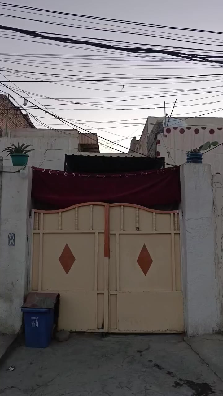 سلام عليكم بيت للبيع الحميدية شارع المعسكر قرب شارع العام 160 متر  ***********
