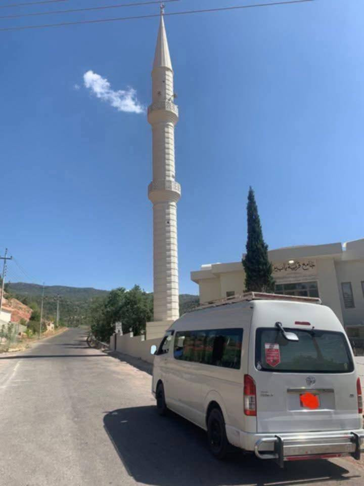 سلام عليكم 🧿🧿
سيارة باص تويوتا هايس ١٤ راكب مكيفة إلى كافة العتبات المقدسة و السفرات إلى شمالنا الحبيب والمحافظات عامه بأنسب الاسعار على من يرغب الإتصال على الرقم من الباب للباب  
***********
