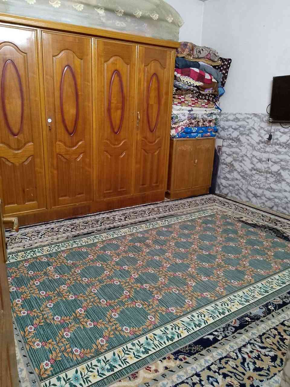 البيت  للبيع مرتب وصالح للسكن
📍الموقع: …الزعفرانيه شارع الكهرباء 
المساحه: 98
السعر 150وبي مجال
الطابق الأرضي:
استقبال
غرفة
مطبخ
حمّام + تواليت
وتواليت خارجي
 الطابق الثاني:
غرفتين نوم
حمّام
سطح
🔹 الطابق الثالث:
غرفة
مطبخ جينكو
للاستفسار مراسلة الخاص 
ورقم ***********
