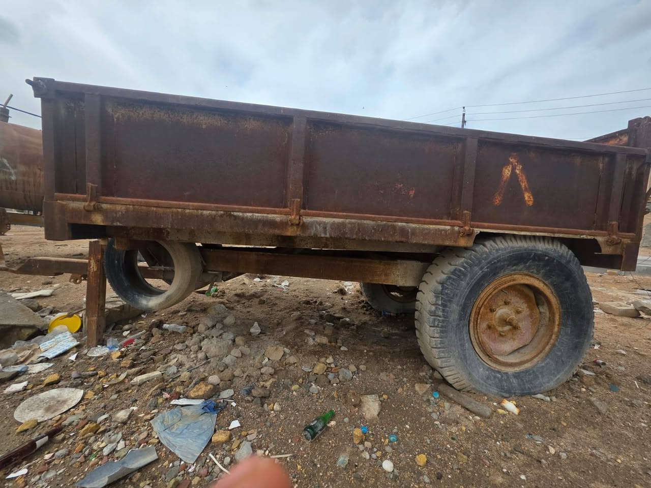 السلام عليكم مقطورة وعربانه مال كاروبه للبيع المكان البصرة الزبير بيع كوم حديد السعر ثنيناتهن مليون ونص
***********
