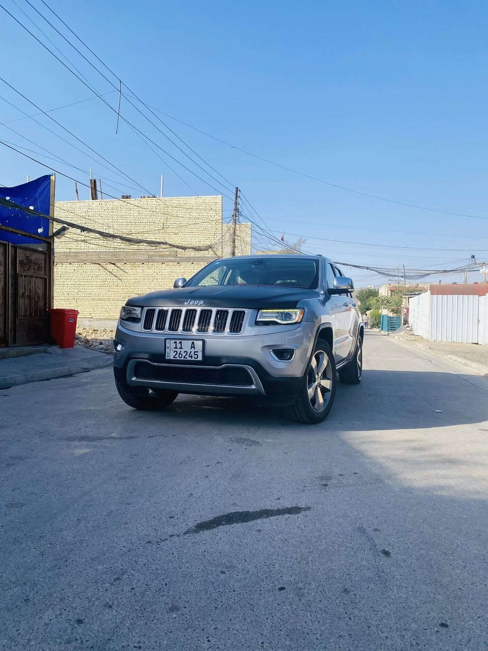 سلام عليكم جيب للبيع واحد على واحد موديل 2015 حادث سياره موجود داخل المنشور بيه باب الخلفي لأيمن تبديل بل العراق بدون دواخل على حادث أمريكه سياره جاهزه كل نقص مابيه سعر 185 بيه مجال قليل رقم ‭0771 998 0410‬ مكان بغداد
