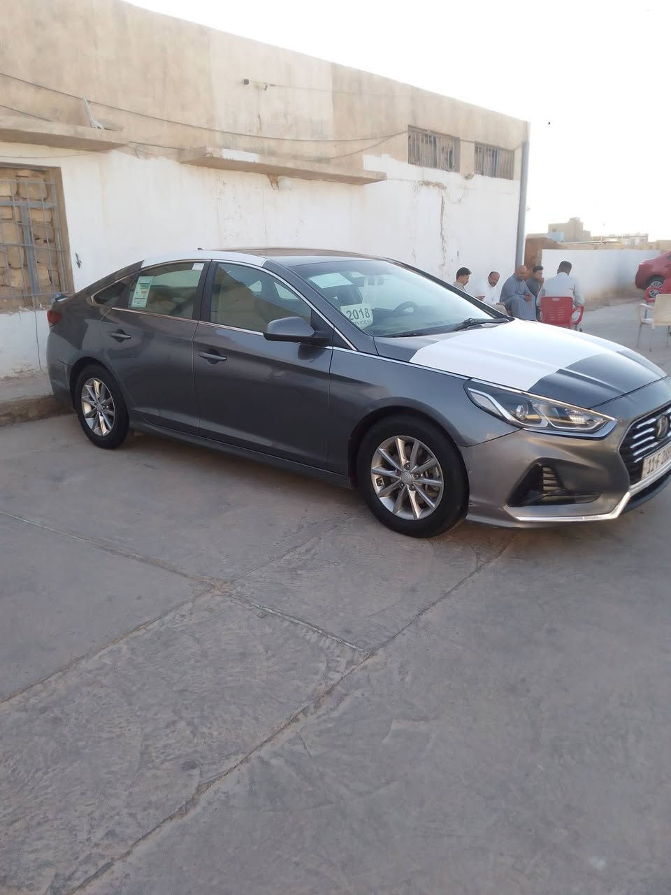 سلام عليكم
للبيع سوناتا 
موديل 2018
وارد امريكي صور حادث مرفقة
 مواصفات عادية 
رقم بغداد جديد تحويل مباشر 
عارضهة 120 وبية مجال 
***********

