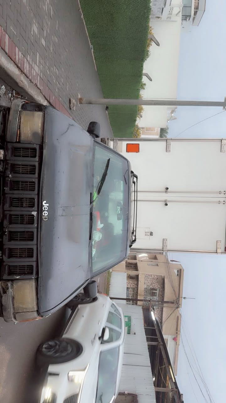 سلام عليكم جيب شيروكي موديل 1995  كير مكينة محمور بطة تبريد بس غاز رقمها بغداد  كشنات كهرباء تخم تايرات جديد باتري جديد  تحويل شوكت ما تريد  وكالة موجودة سعر ٣٢ بيها مجال باقي تفاصيل عل رقم ***********
