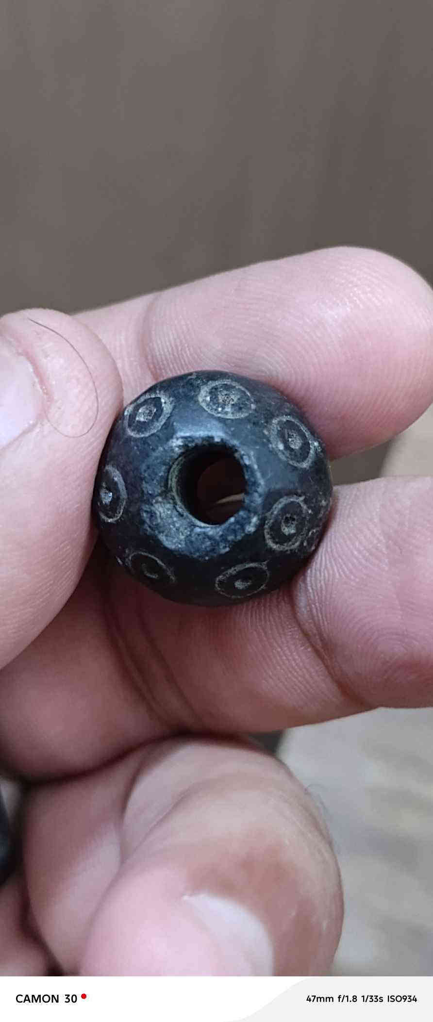 السلام عليكم خمسه احجار للبيع سعر القطعه ٢٥واذا شلع 100 بصرة *********** البصرة
