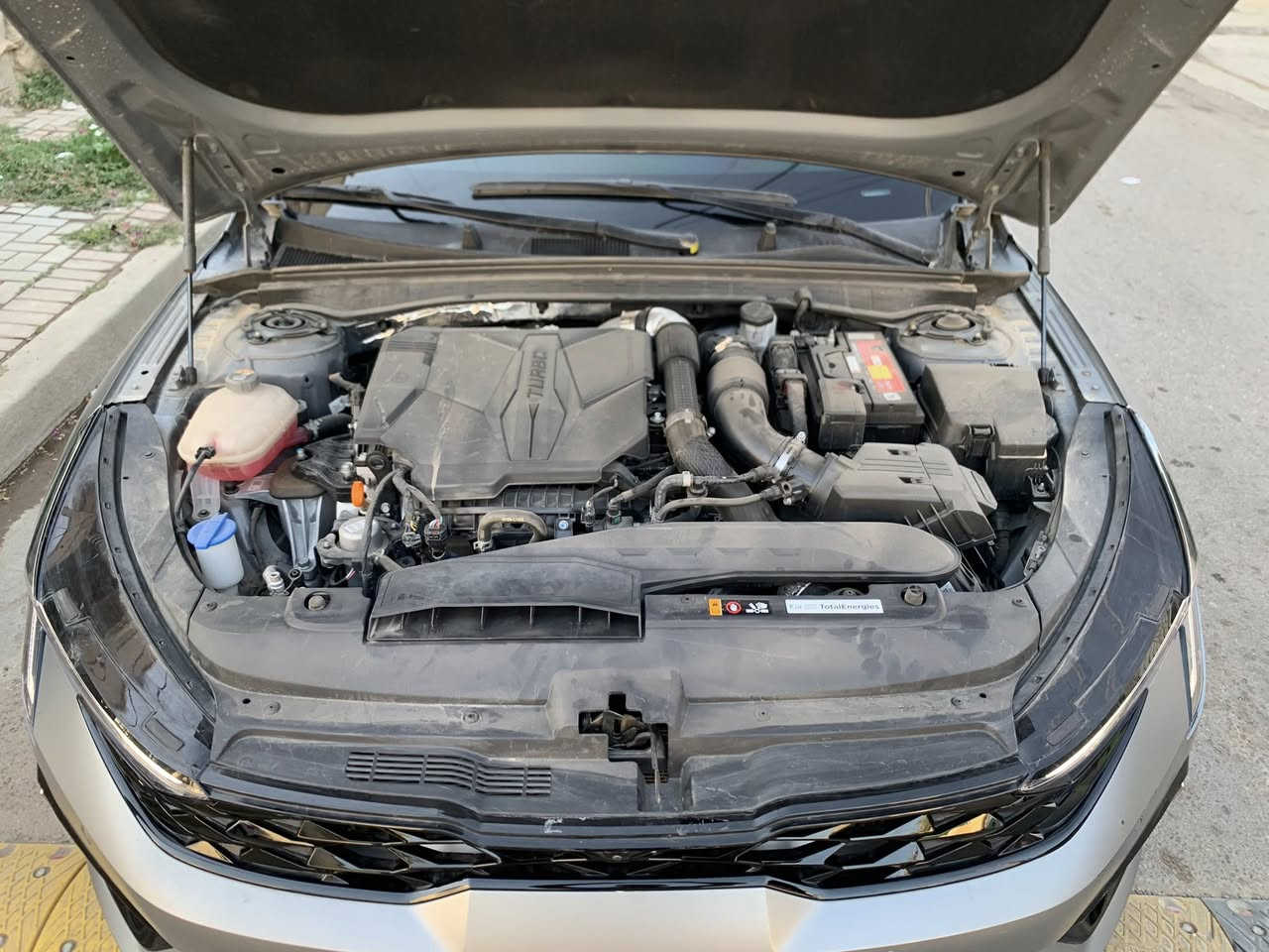 سلام عليكم 
للبيع

 K5 2025  بدون رقم دخول جديد 
GT  T2500  ماشيه 14 
فول الفول مواصفات 1/1
اعلئ مواصفات K5
بدون ايرباك فقط برده وحده راجعه سستم بلادي
حادث سياره 3 قطع قطعتين تبديل وقطعه وحده صبغ
عنوان بغداد الزعفرانية 
الرقم 📞 ***********
