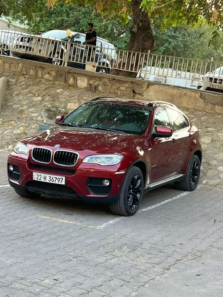 السلام عليكم 
BMW X6  
موديل 2014 اربيل رقم وسنوية جديدة سيارة مكفولة من الضربة موجود السونار رافقه وية الصور 
مواصفات بيه كلش هواي معروفة عند الجناي بي ام 
تخم تاير تايوان هسة شادة 
سيارة جاهزة من كلشي كير ومحرك وحدادية تبريد اي نقص ما بيه 
وبديهة كلش نظيف 
دواخله ماروني كلش جديدة بطاين بيبان دشبول . سستم صوت 6 اقراص . كشناته ماروني نضيفات كلش 
السيارة بالبصرة 
السعر 220 ورقة وبيه مجال قليل
***********
