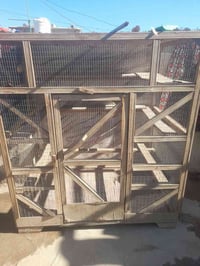 قفص للبيع العرض متر  الطول متر و٥٠ الارتفاع متر و٧٠ 07829724824