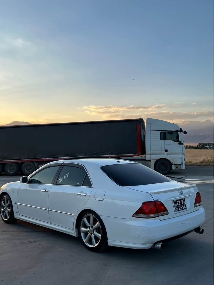 Toyota crown 2005 182
شاهینە ٢٠٠٥ بڕاوە لۆک لۆک 
کۆدی بۆ کراوە
١٨٢ گەورە بە گەورە
سەیارەکە نمونەیە لە جوانی دا 
کامل مەسروف دینارێک مەسروفی تێدا نیە
بلوتیزی بیلادی بۆ دانراوە موکەبەرەکانی چاک کراون 
سەخفی وەک شوشەیە نوکە دەرزی پێوە نیە
سڵاید
کوشن جلدە هیتەر
کوشن خەزن 
سوکان حەیزەران
هەمو شتێکی بێ کێشەیە
رۆنی تازە گۆراوە 
تەبریت ساردیو گەرمی لەسەر سویچ
ساجەکانی شکاویان پێوە نیە
ماشاللە لە قوەتی خۆی بێزارە
60 گەڵاو مەجالێکی زۆر زۆر کەم
***********
