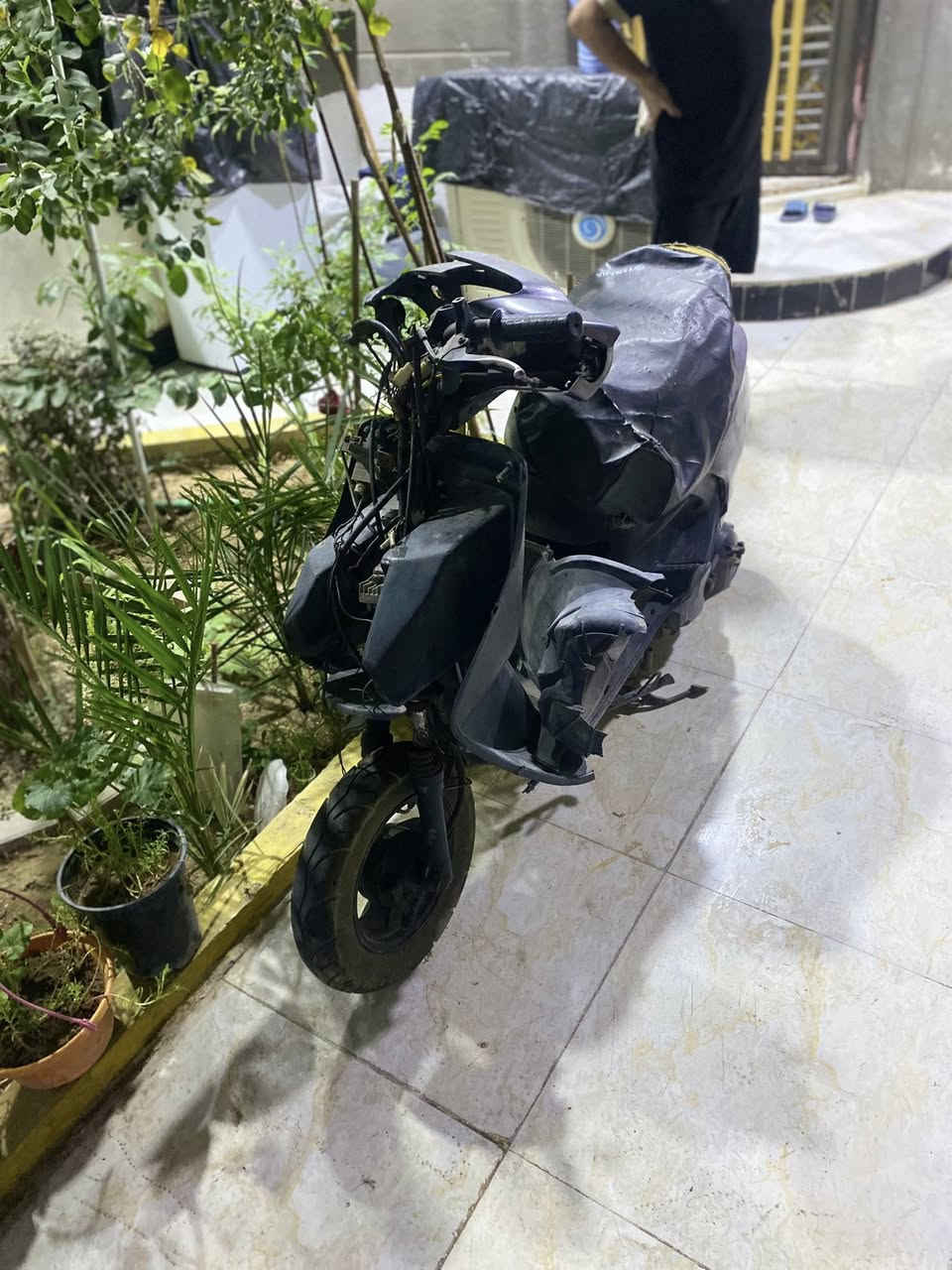 دراجه فراشه  فحل للبيع  مدعومه من كدام عوزها دبل وكفرات ترجع جديده كلشي بيها بلادي وكهرباءيات شغاله السعر 175 محرك ناعم كلش  تخم تايرات جديد دبلات  بلاديات وياله بلاديات اي استفسار عله الرقم ***********
