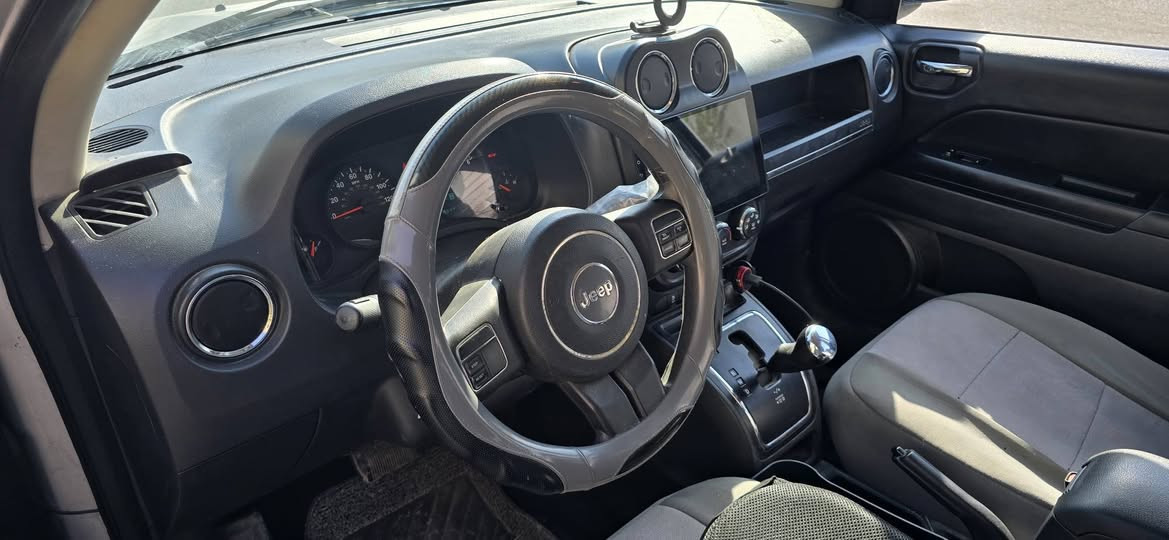 السلام عليكم 
بيع او مراوس 
بغداد العامريه 
كومباس ١٢ 
كفاله عامه 
رقم شمالي باسمي 
عنوان بغداد عامريه 
محرك كير مبدل جديد
تخم تايرات 
دوشمه 
مكفوله بدون حادث او صبغ او تكحيل 
فقط بارد بسيط 
ماشيه ٩٠ الف ميل تقريبا 
مراوووووس او بيييييع بسعر مناسب 
تحويل ثاني يوم 

للاستفسار خاص او رقم 
***********
***********
