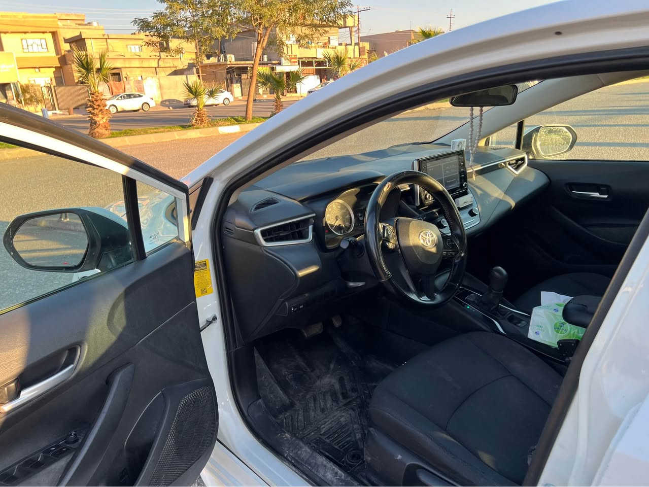 السلام عليكم 
للبيع كورلا 2021 Le
محرك 18 المرغوب 
رقم سليمانية دولي
رقم سنويه كله جديد لل27 شهر 10
مواصفات 
مثبت سرعه 
شاشه 
كامره خلفيه
تحديد مسار
رادر
زنون ناصي 
محرك وكير شرط 
محرك جديد مبدل 
تبريد ثلج 
السعر 158 بي مجال للطيبين
ضرر بونيد صبغ فقط وجاملغ الامامي بارد 
الاتصال ***********
مكان كركوك كركوك, العراق
