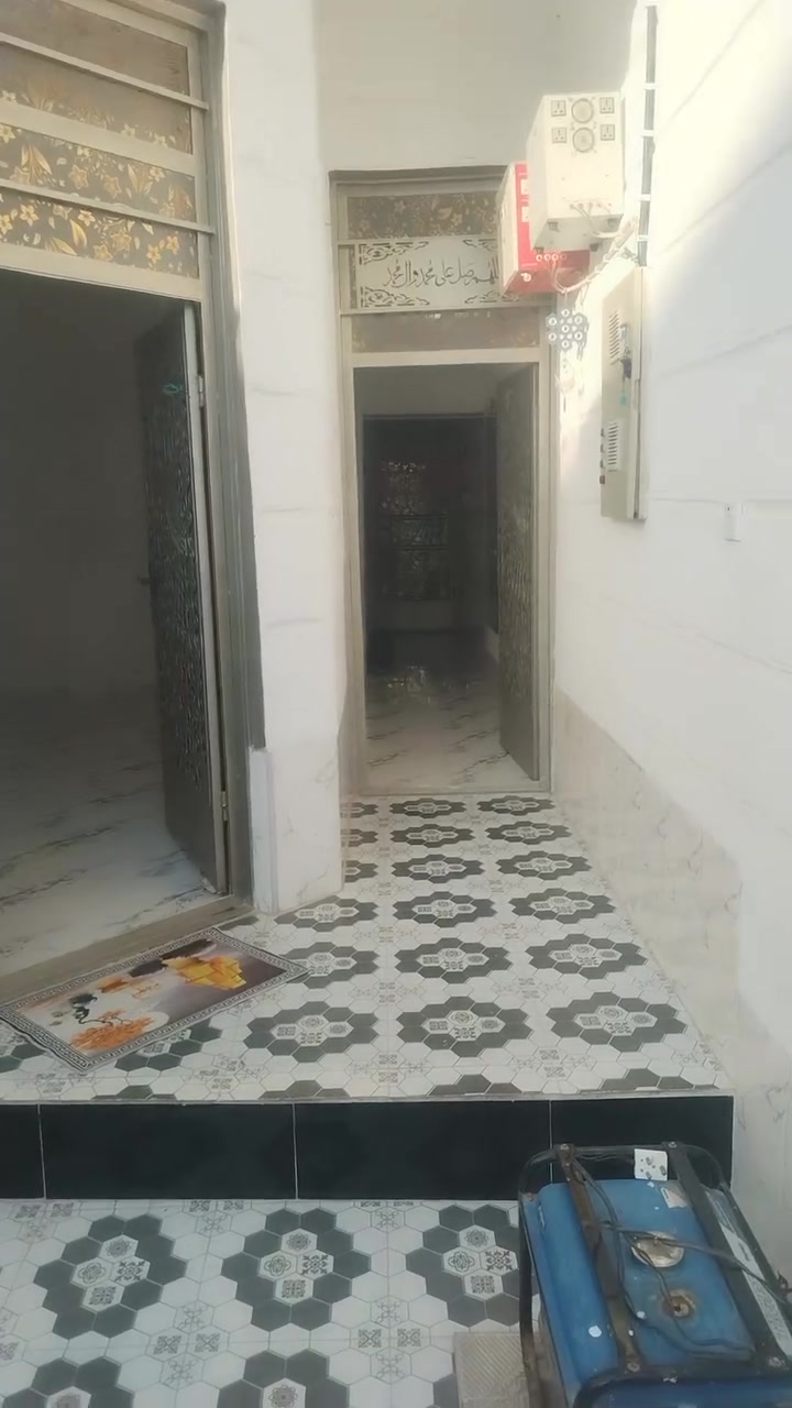 مشتمل المساحة ١٥٥ متر طابو زراعي سند ٢٥ قرب ملعب منصور بناء حديث بسعر ٥٧ مليون للاستفسار الاتصال على الرقم *********** او مراجعة مكتب الديار
