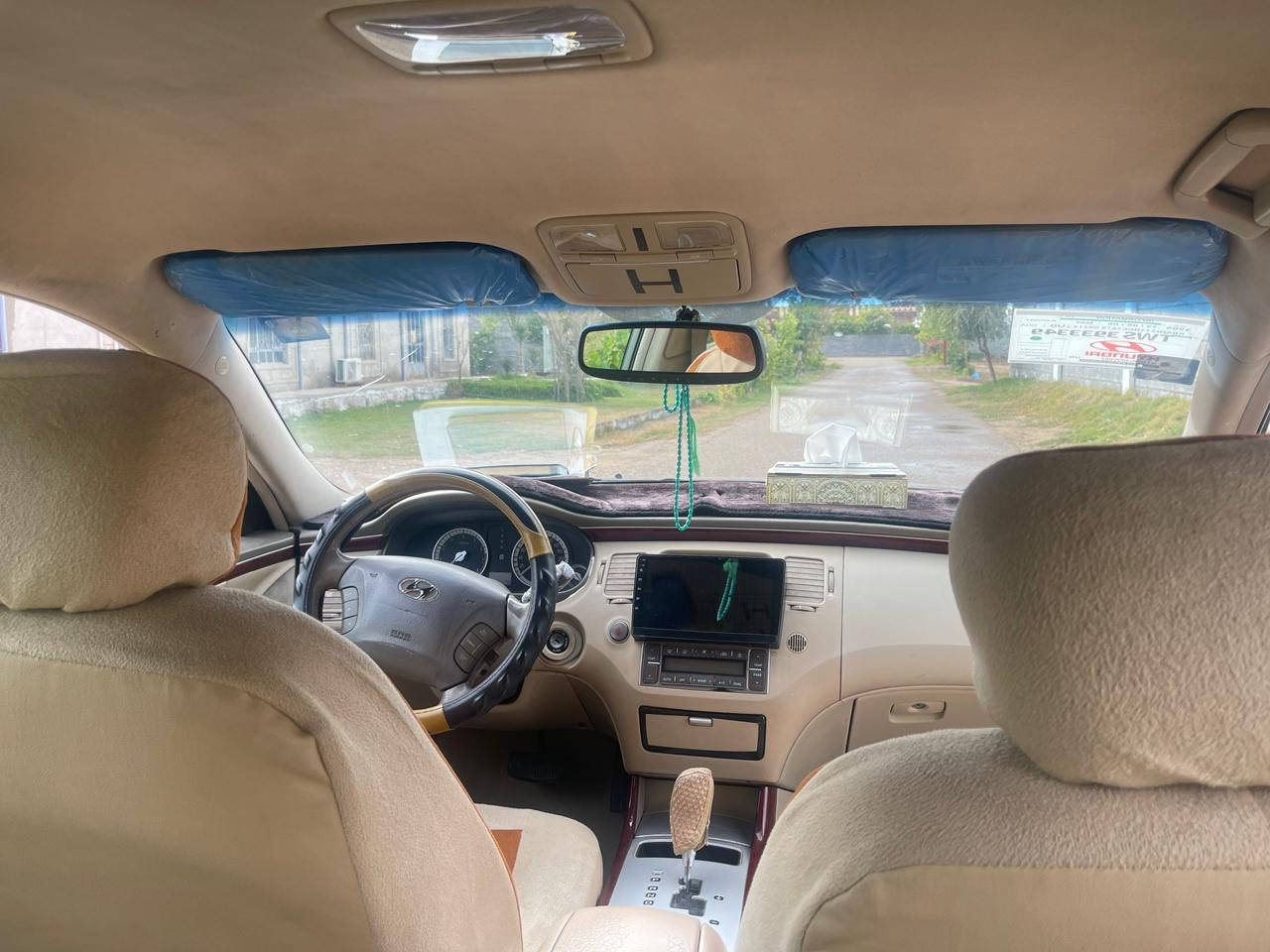 ازيرا  موديل 2007 خليجي
محرك 6 سلندر 
تحكم ستيرن 
شاشة 
كامره 
كشنات جلد
كشن كهرباء
ثلاث قطع صبغ اثر طخات بدون دواخل
صدر جديد 
تخم تاير جديد
باتري جديد
السعر 87 وبيها مجال 

‭0773 239 3854‬

‭0781 183 7859‬
