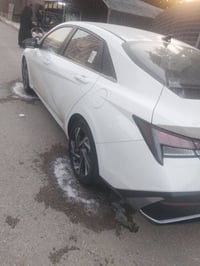 للبيع تخم تاير ويل كب ماشي عليهن بس 5الاف نضافه 99% 07765499423