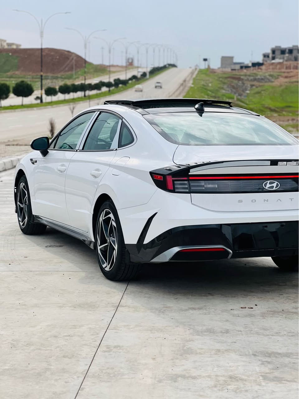 هونداي سوناتا ٢٠٢٥ امريكي 
سياره هيجي نيه كلين تايتيل سياره تنها ٨٦ ميل روشتوه ٠ حسابه سياره به س بانوراماي گوراوه هه مو شتي به شه رته 
سعر ٢٢٨$ 
*********** أربيل, العراق
