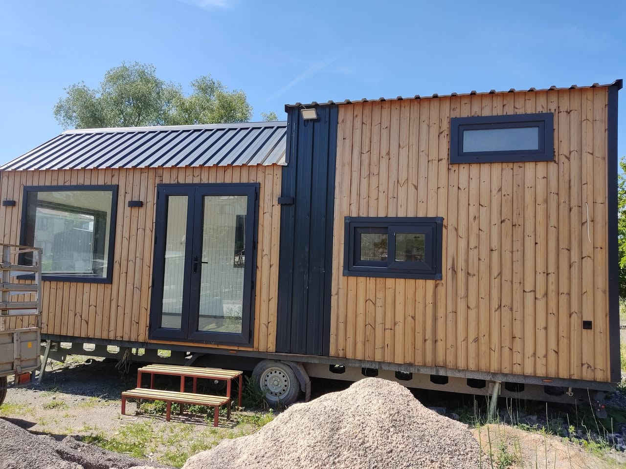 السلام عليكم ورحمة الله
اخوان محتاج شغل اني اسطة أكواخ وكرفانات سياحية تركية ثابت ومتنقل  وهذا نموذج من شغلي بالإضافة إلى شغل الباركيه الخشب الديكور بديل الرخام وبديل الخشب واعرف باللحيم واصبغ رش بالمسدس المهتم يتواصل وياي على الخاص او على الرقم ***********
