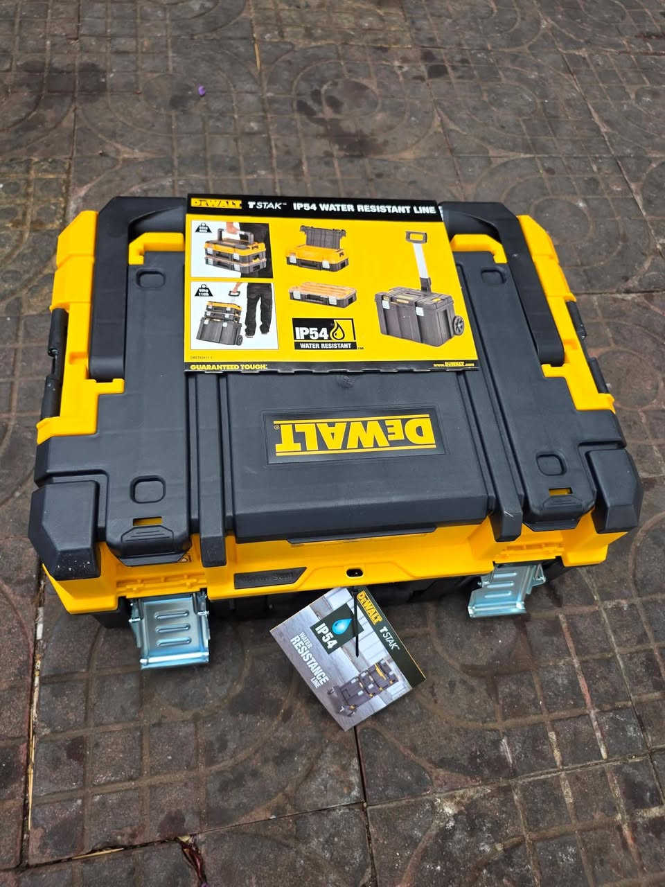DeWaLt
***********
