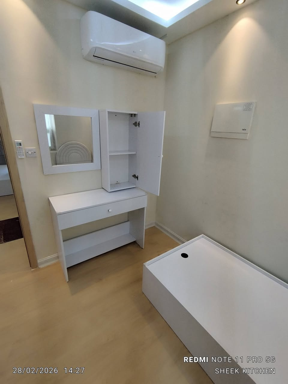 نقدم لكم غرفة نوم عدد 2
كنتور مع ملحق مع أسرة عدد ٣ حسب طلب الزبون❤️

تصميم تركي عريق  ورونق فاتن مع إضافة اللمسة الاحترافية التي نتميز بها 

صنعت بأجود انواع خشب الmdf 
ضهر الكنتور فايبر ٥ ملم 
سكك هيدروليك
نرمايد هيدروليك 
للاستفسار الاتصال:
***********

العنوان 
بغداد مجمع بسماية السكني الاستدارة الثانية مجاور مجمع حيدر الكهربائي للمواد الإنشائية
