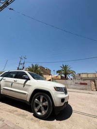 جيب موديل ٢٠١٢خليجي سياره فول عده الفتحه كير مكينه كله شرط بسمي تحويل ...