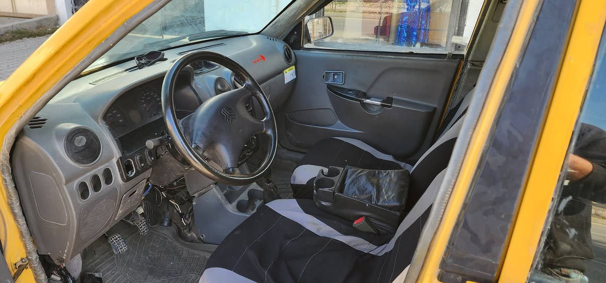 سیارة سایبا تكسی مودیل 2012
مکان کرکوک
رقم انگلیزی رقم کرکوک
مکینة و كیر بل شرط بدون عیب 
تایات جدیدة 
سیارة نضیفة 
بها كوبون بنزین 
بشرط تحویل بدون وكالة
سعر 28ورقة
رقم موبایل 
***********
***********
