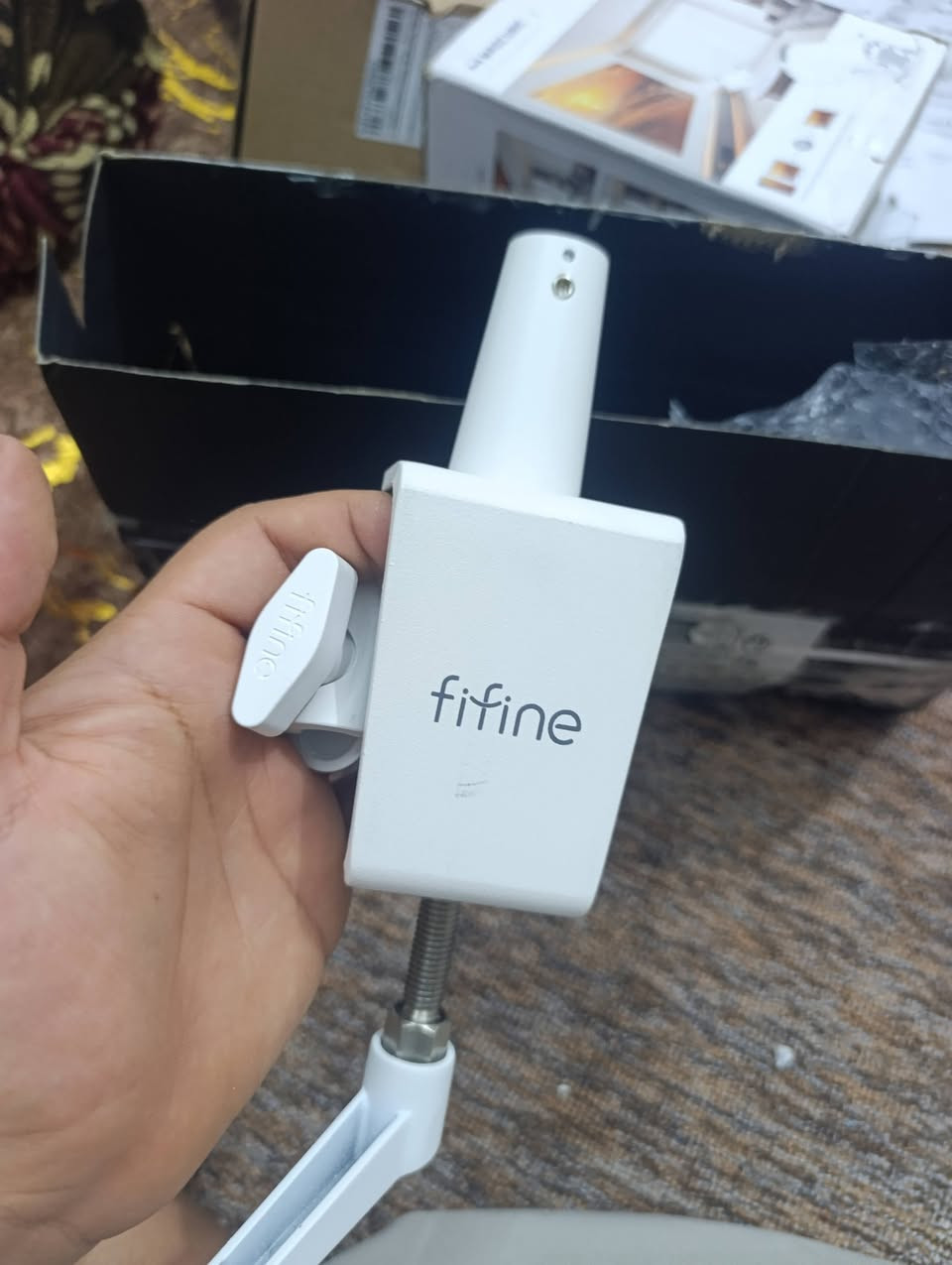 ستاند فيفان جديد شرط اصلي
السعر 20 اول تم


**إذا كنت صاحب هذا الإعلان وتريد حذفه لأي سبب، رجاءا أرسل رسالة إلى الدعم الفني**