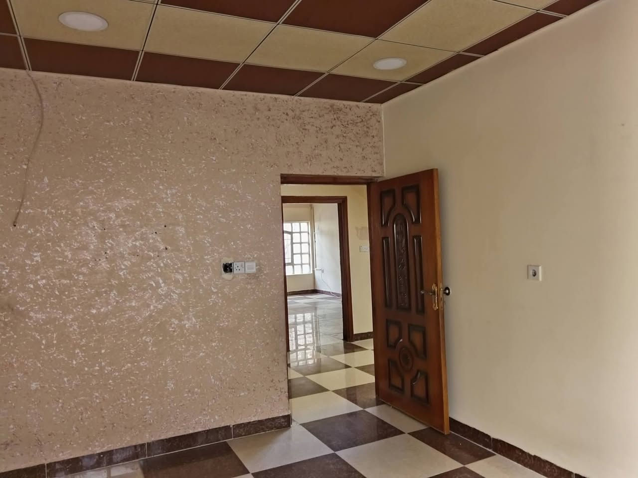 (1709)
#دار طابو طابق ونصف للبيع
#العنوان / كركوك حي الأسرى والمفقودين قرب مدرسة مروان الجبوري 
#المساحة / ١٤٠ متر
#الواجهة / ٧ أمتار في ٢٠ متر
$السعر / ١٢٥ مليون
#للاتصال / ***********
