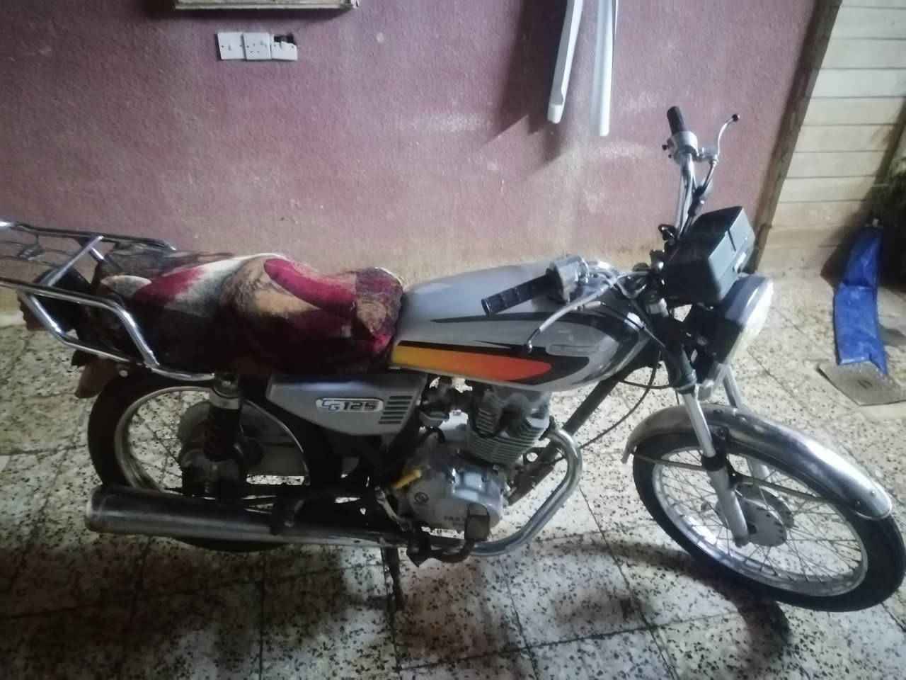 السلام عليكم ماطور للبيع اربعه كير اي عيب مابي كدام العين السعر 300.وبي مجال شي قليل الموصل حي سومر التواصل علا هاذا الرقم ***********
