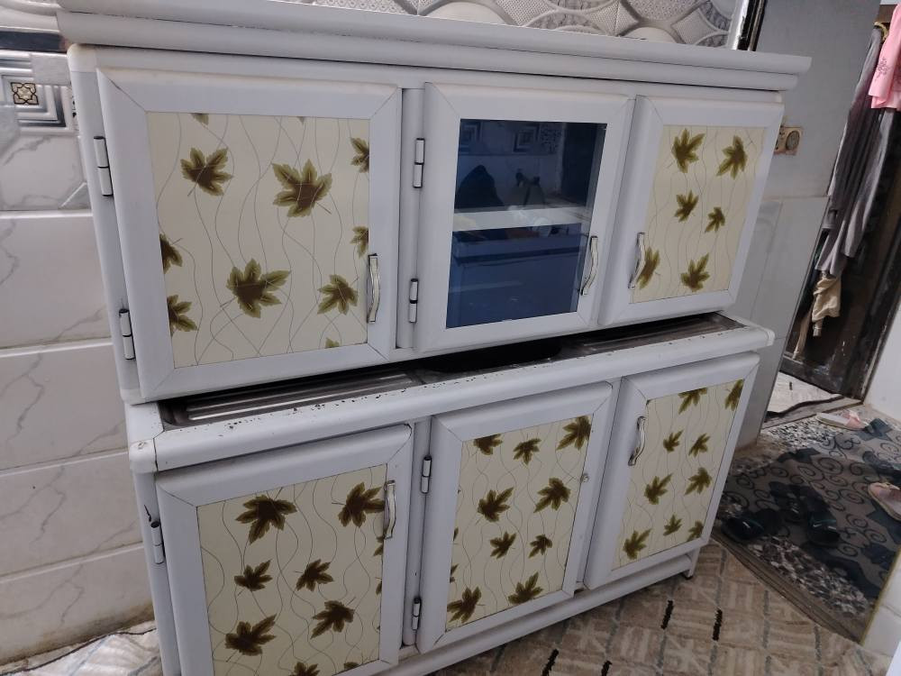 كاونتر للبيع متر ونص سنكي ومعلق تركي نضيف مكانه نجف حي ميسان مقابيل العسكري *********** بيه وتساب النجف, العراق
