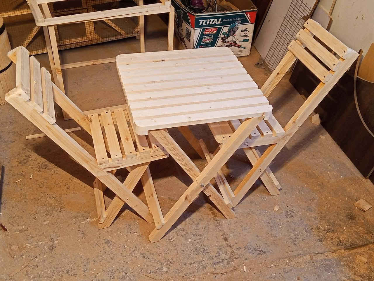 ميز طعام +٢ كرسي شغل حسب الطلب تزكام خشب روسي للاستفسار مراسلت الصفحه او اتصال ع الرقم ***********
