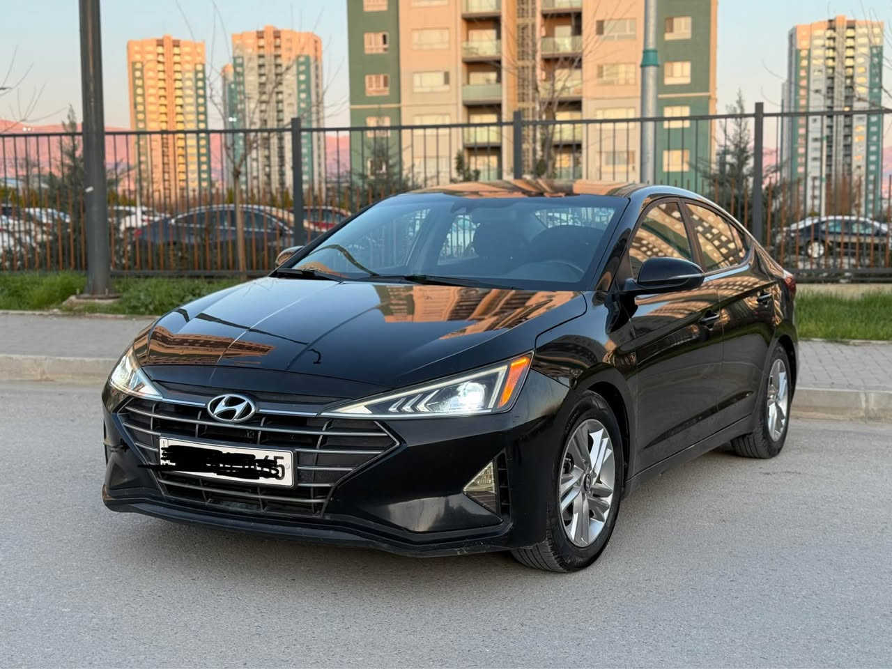 هونداى ئلنترا ٢٠١٩ قه پات مواصفات ٢ پارچه بوياخ
صلايت كوشن هيته ر سوكان هيته ر رادار كاميرا قه پات 
مواصه فاته سه نه ويو هه موشتى تازه يه بى ناوگرتن بى ئه رباگ له سليمانيم سونه رم داناوه ***********
بو عربيش ***********
١٢٥ گه لاو مجال السليمانية, العراق
